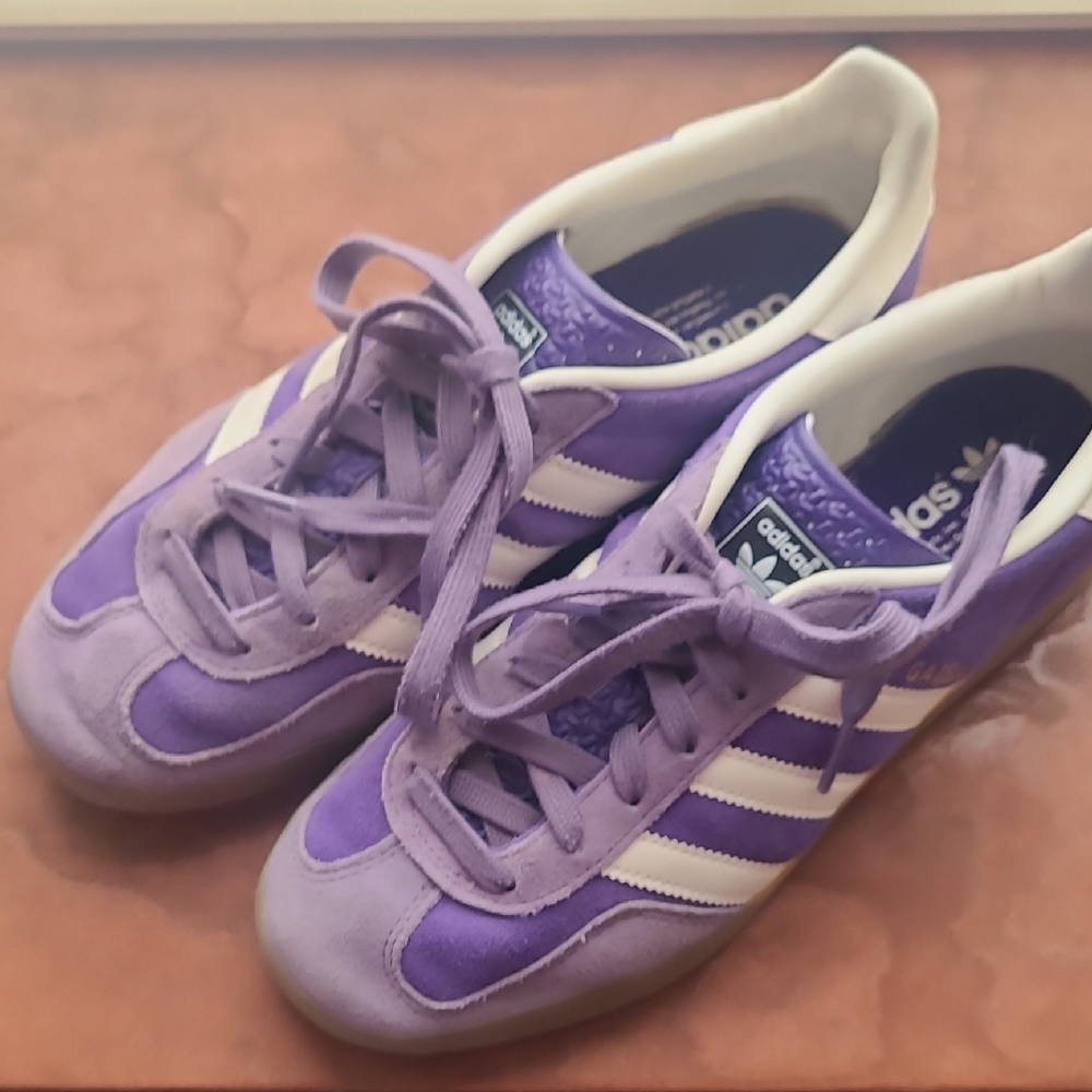 Mens Sized - Adidas Gazelle Sneakers